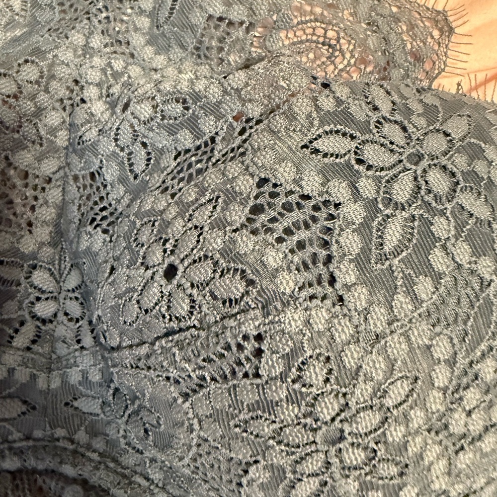 Bras - Picture 3 of 3